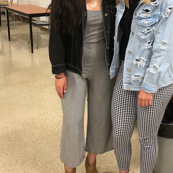 Black and white striped jumpsuit - Picture 4 of 6